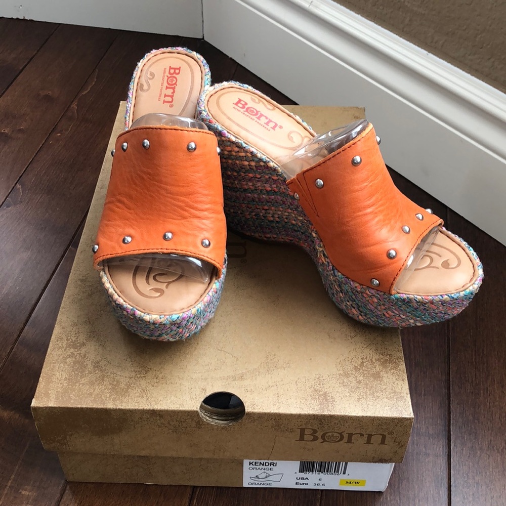 NIB Born wedges